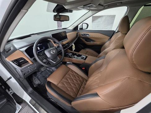 New 2026 Nissan Rogue Platinum image 28