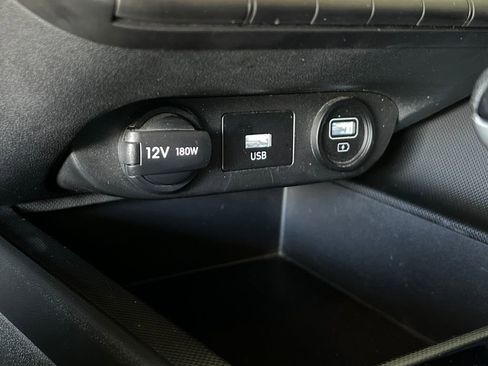 Used 2022 Hyundai Elantra Blue image 33