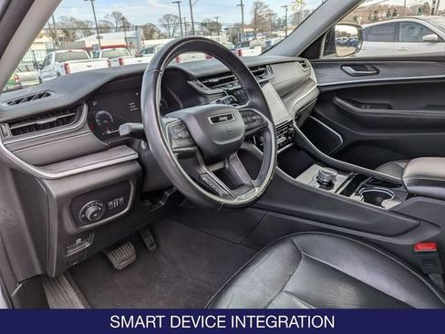 Used 2022 Jeep Grand Cherokee L Limited AWD/4WD image 9