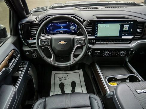 Used 2025 Chevrolet Silverado 2500 High Country w/ Technology Package image 31