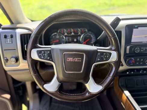 Used 2018 GMC Sierra 1500 SLT w/ Enhanced Driver Alert Package RWD image 17