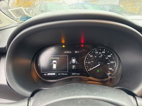 Used 2024 Nissan Kicks SV image 14