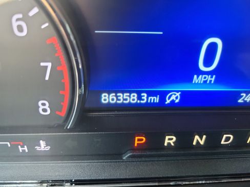Used 2020 Ford Explorer XLT RWD image 25