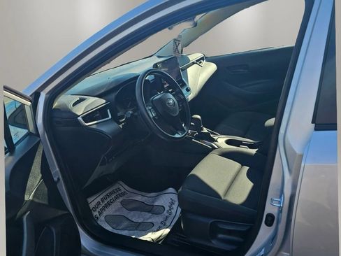 Used 2024 Toyota Corolla LE FWD image 9