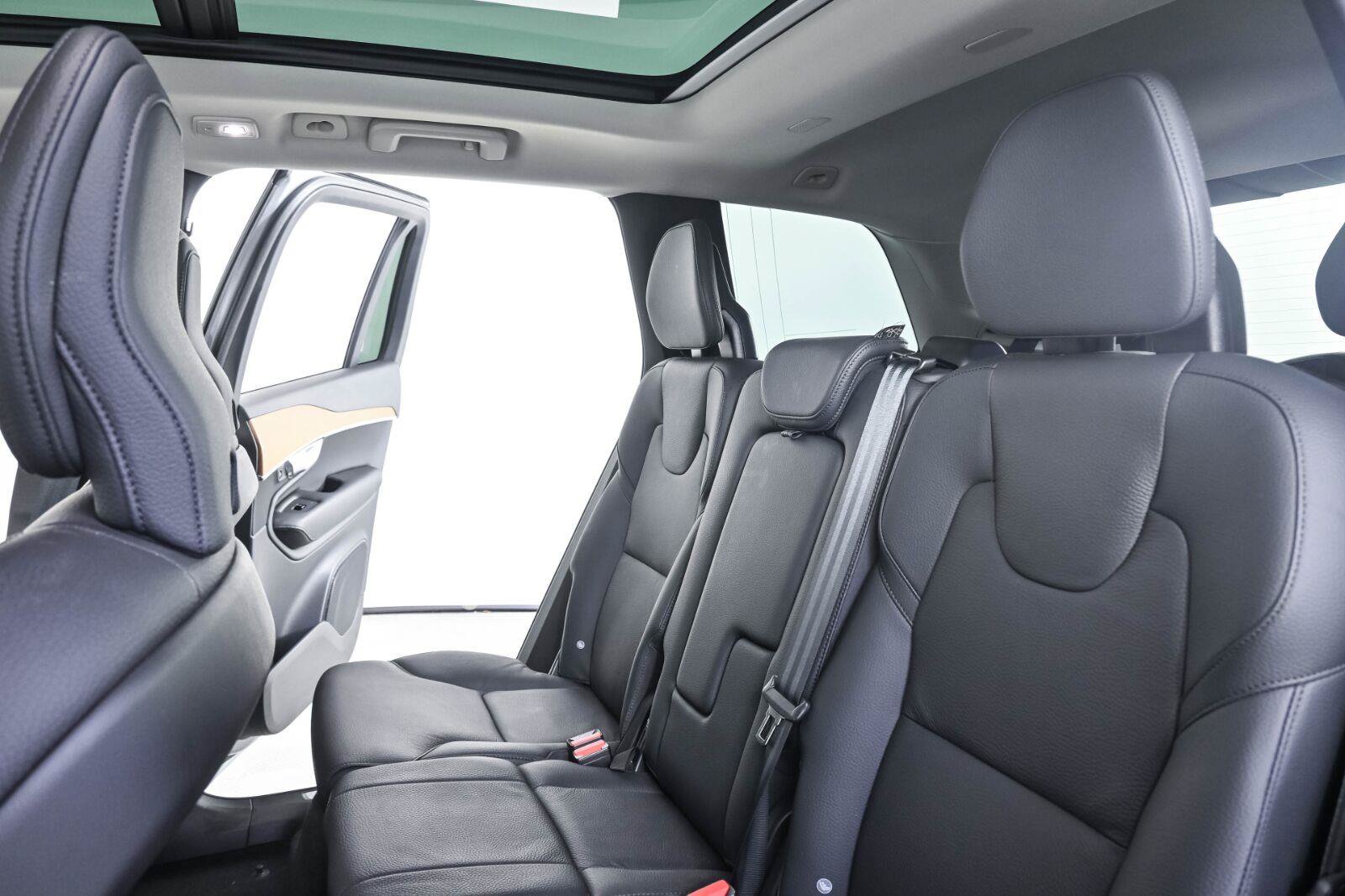 Certified 2024 Volvo XC90 B5 Plus AWD/4WD image 19
