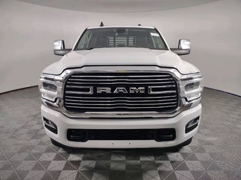 Used 2023 RAM 2500 Laramie AWD/4WD image 2