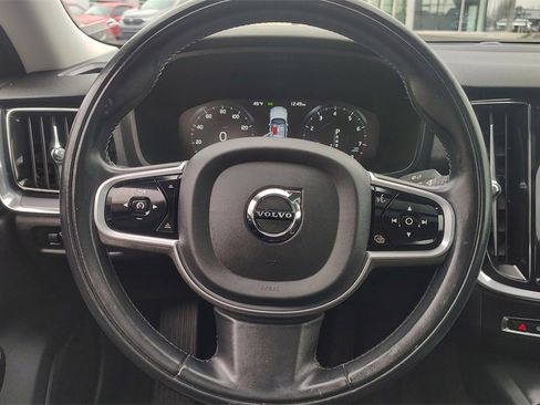 Used 2020 Volvo S60 T5 Momentum image 12