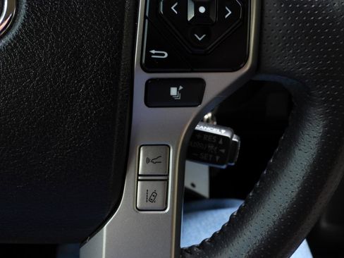 Used 2021 Toyota 4Runner SR5 AWD/4WD image 87