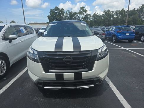 Used 2023 Nissan Pathfinder Platinum w/ Black Appearance Package FWD image 2