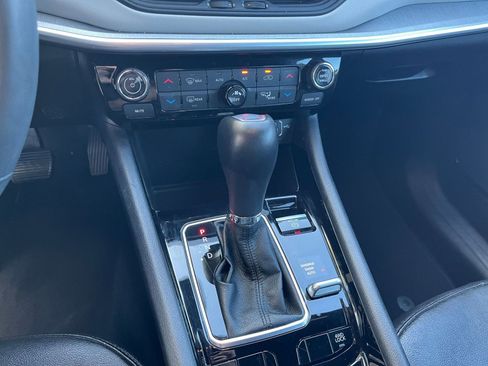 Used 2025 Jeep Compass Limited image 42