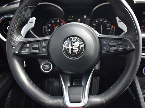 Used 2022 Alfa Romeo Stelvio Veloce AWD/4WD image 13