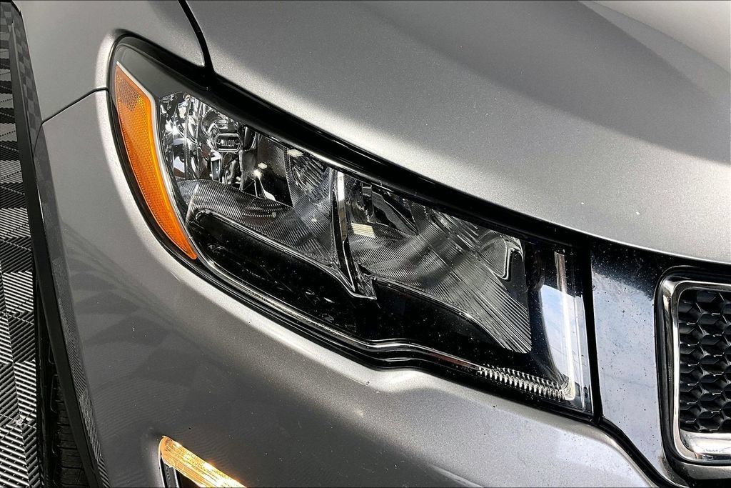 Used 2019 Jeep Compass Limited FWD image 27