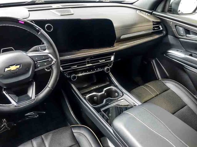 Used 2025 Chevrolet Traverse High Country FWD image 19
