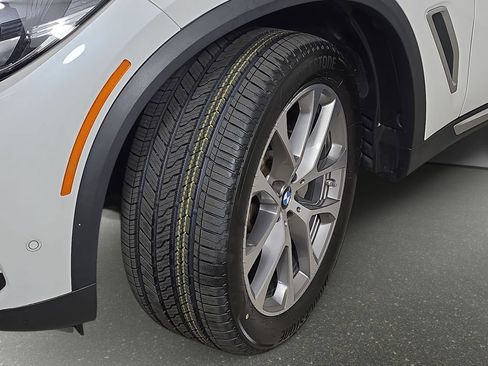 Certified 2023 BMW X5 xDrive40i w/ Premium Package AWD/4WD image 34