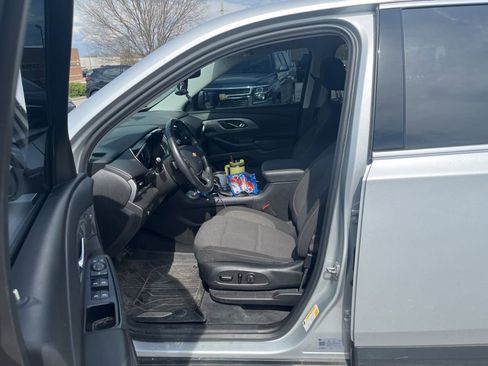 Used 2021 Chevrolet Traverse LT w/ LPO, Floor Liner Package image 6