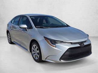 Used 2024 Toyota Corolla LE video 3