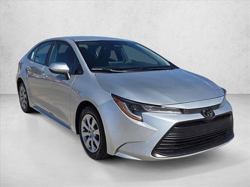 Used 2024 Toyota Corolla LE image 3