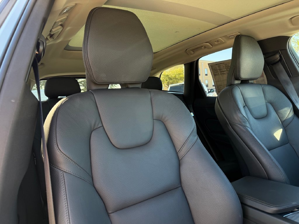 Used 2025 Volvo XC60 B5 Plus w/ Climate Package AWD/4WD image 27