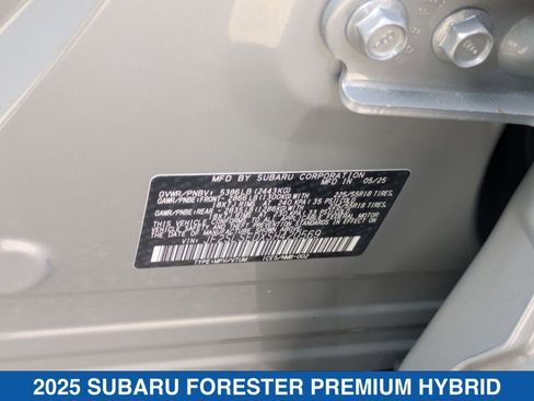 Certified 2025 Subaru Forester Premium AWD/4WD image 35