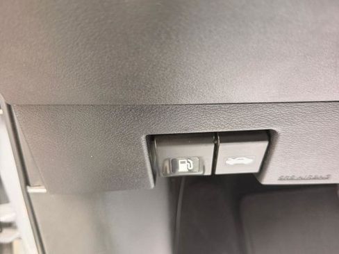 Used 2023 Nissan Kicks SR FWD image 25