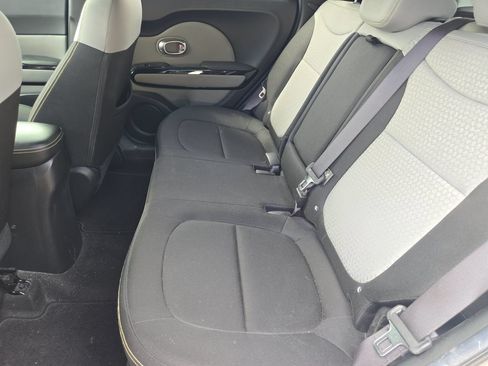 Used 2015 Kia Soul + w/ Audio Package FWD image 22