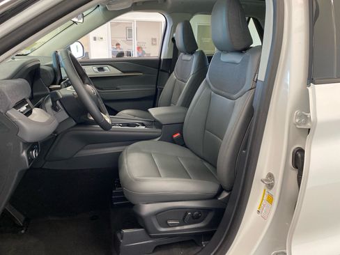 New 2026 Ford Explorer Active w/ Active Comfort Package AWD/4WD image 16