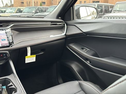 New 2026 Jeep Cherokee Overland image 23