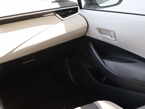 Used 2024 Toyota Corolla LE FWD image 16