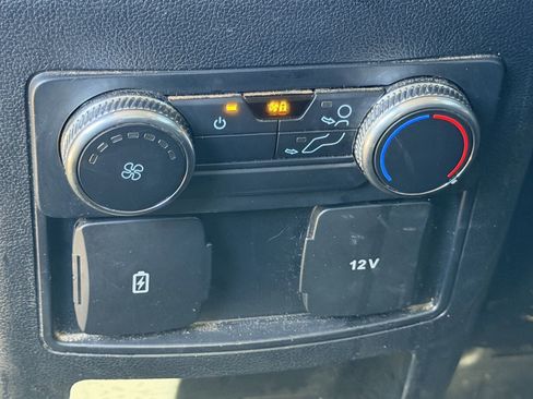 Used 2021 Ford Explorer XLT w/ Equipment Group 202A image 25