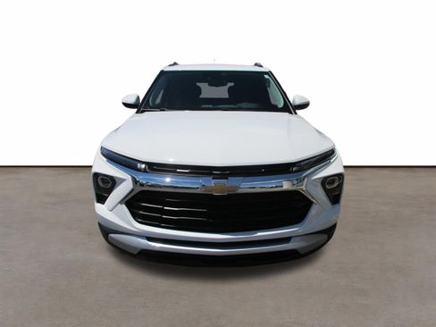 Used 2024 Chevrolet TrailBlazer LT w/ LT Cold Weather Package FWD image 8