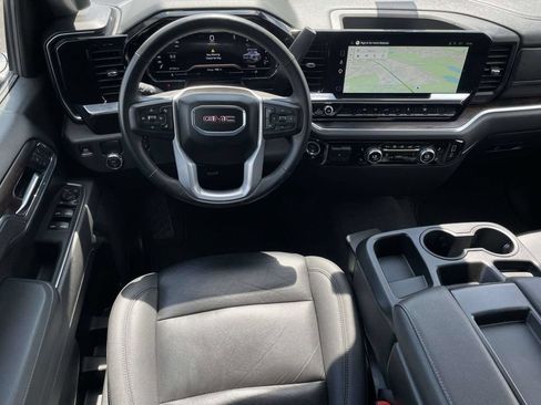 Used 2025 GMC Sierra 1500 SLT RWD image 9