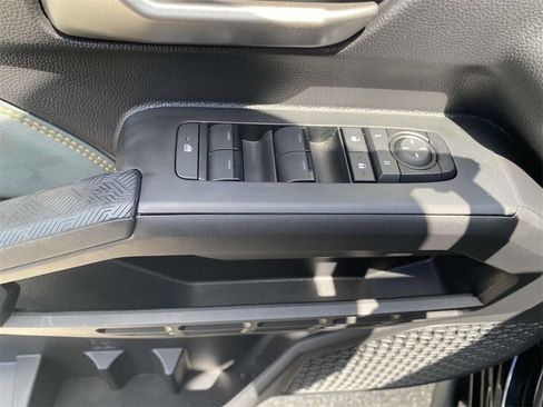 Used 2025 Toyota Tacoma Trailhunter image 18