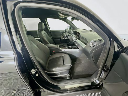 Used 2024 Mercedes-Benz GLB 250 image 31