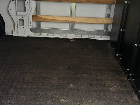 Used 2025 RAM ProMaster 2500 w/ U-Haul Equipment Group FWD image 32