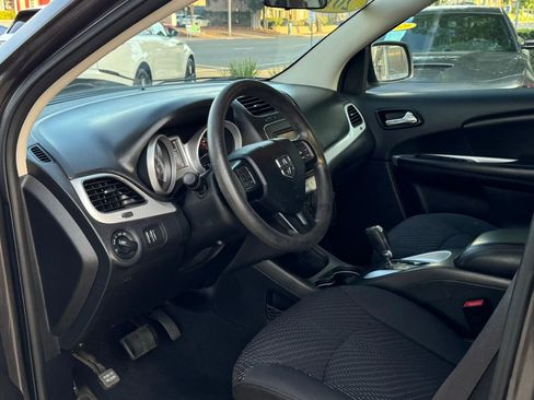 Used 2017 Dodge Journey SE FWD image 31