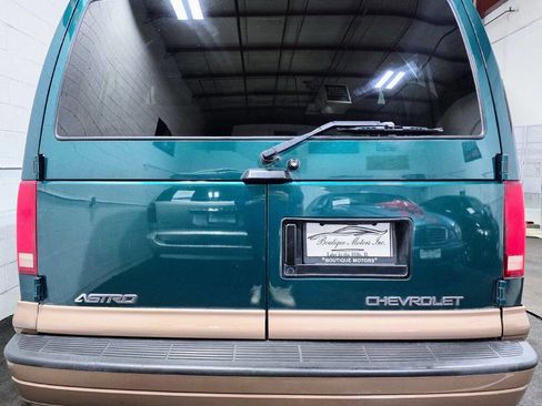 Used 2000 Chevrolet Astro Passenger AWD image 6