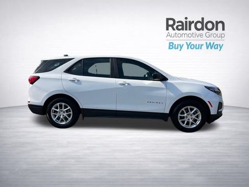Used 2022 Chevrolet Equinox LS w/ Driver Confidence II Package AWD/4WD image 8
