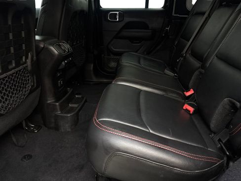 Used 2018 Jeep Wrangler Unlimited Rubicon AWD/4WD image 32
