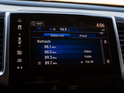 Used 2018 Honda Ridgeline RTL-E image 32