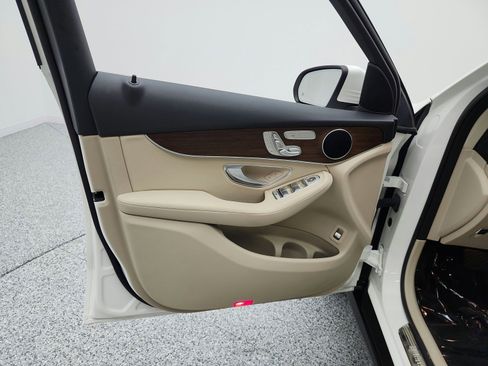 Used 2022 Mercedes-Benz GLC 300 4MATIC image 14