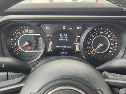 Used 2026 Jeep Gladiator Mojave image 11