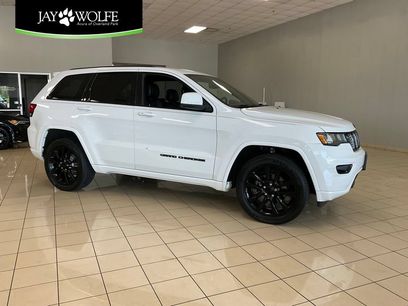 Used 2017 Jeep Grand Cherokee Altitude