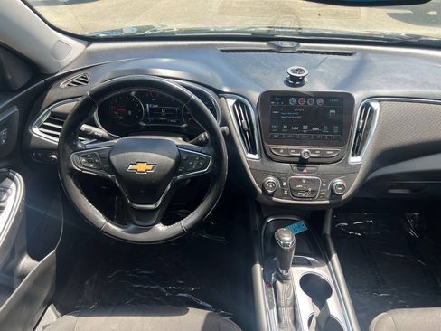 Used 2018 Chevrolet Malibu LT FWD image 18