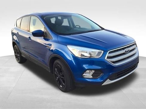 Used 2017 Ford Escape SE FWD image 1