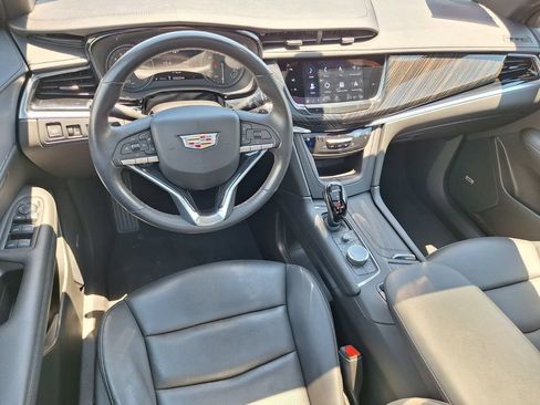 Used 2024 Cadillac XT6 Premium Luxury w/ Technology Package AWD/4WD image 11