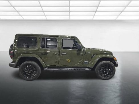 Used 2023 Jeep Wrangler Unlimited Sahara w/ Cold Weather Group AWD/4WD image 3