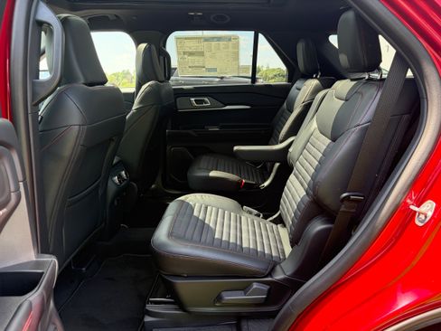 New 2026 Ford Explorer ST-Line w/ ST-Line Street Pack AWD/4WD image 10