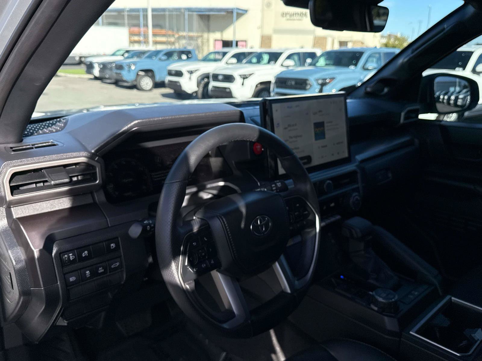 Used 2025 Toyota 4Runner TRD Off-Road Premium AWD/4WD image 11