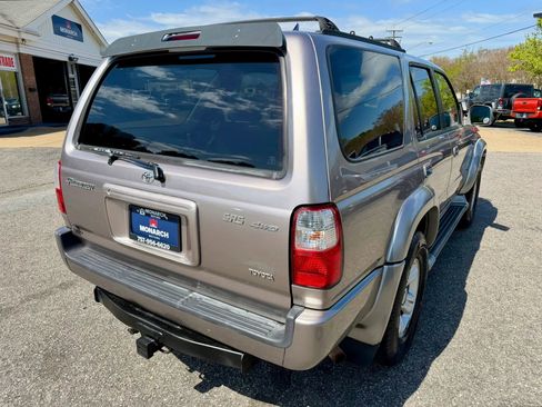 Used 2002 Toyota 4Runner SR5 AWD/4WD image 5