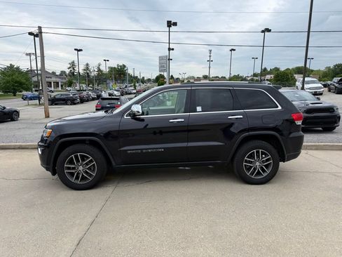 Used 2018 Jeep Grand Cherokee Limited AWD/4WD image 9